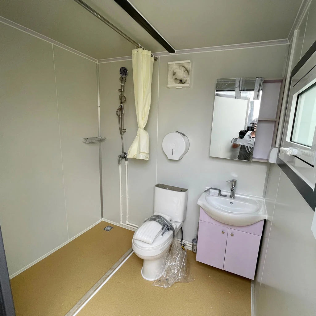 Toilettes portables avec rideau de douche