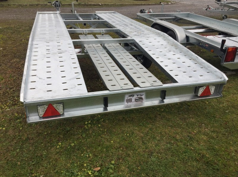 Remorque porte-voitures PTAC 2700 kg, livrée neuve avec une garantie de 4 ans