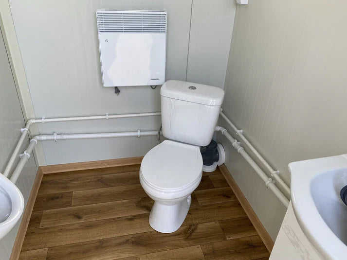 Conteneur sanitaire double avec réservoir à déchets blanc, 3 x 2 mètres