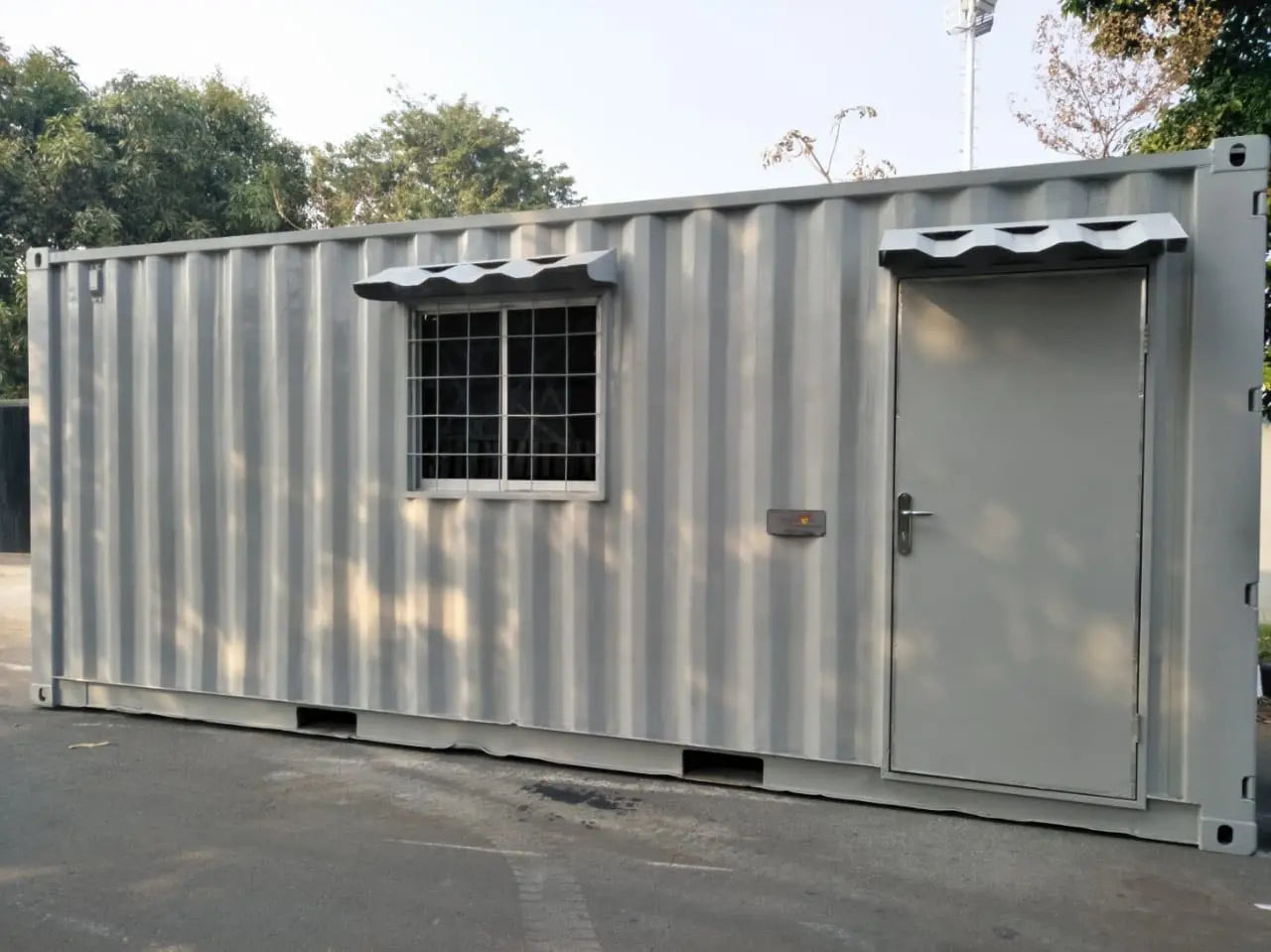 Conteneur de bureau de 20 pieds – 1 porte, 1 fenêtre