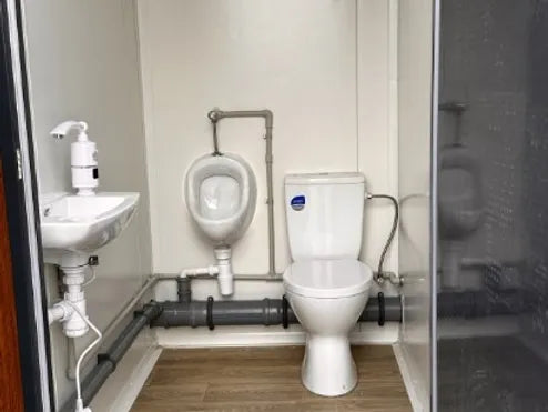 Conteneur sanitaire de type pavillon avec triple cabine