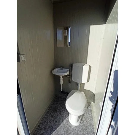 Nouveau module sanitaire S1 avec toilettes et lavabo