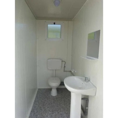 Nouveau module sanitaire PMR avec toilettes et lavabo PMR.