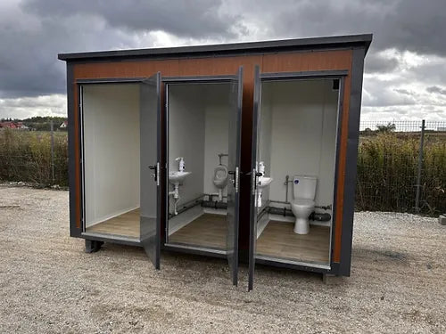Conteneur sanitaire de type pavillon avec triple cabine