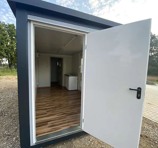 Conteneur 6×2,40 m + WC, douche et cuisine
