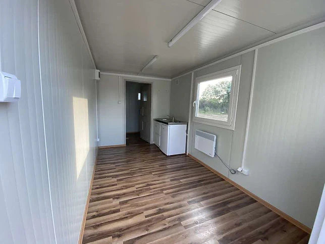 Conteneur 6×2,40 m + WC, douche et cuisine