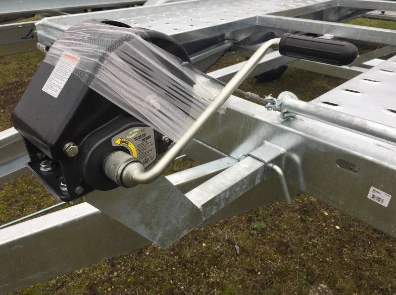 Remorque porte-voitures PTAC 2700 kg, livrée neuve avec une garantie de 4 ans