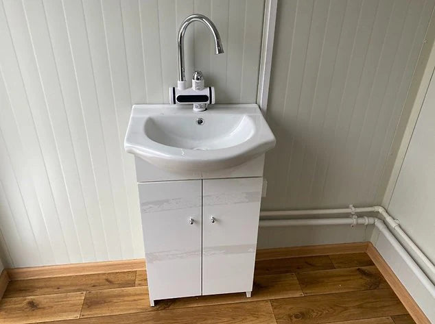 Cabine de toilettes avec double cabine