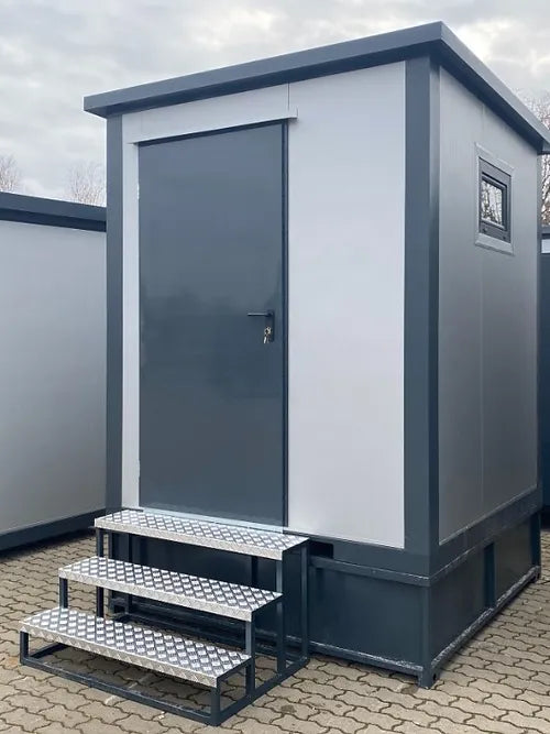 Cabine de toilettes avec double cabine