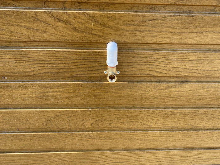 Double conteneur sanitaire avec dépôt de déchets.