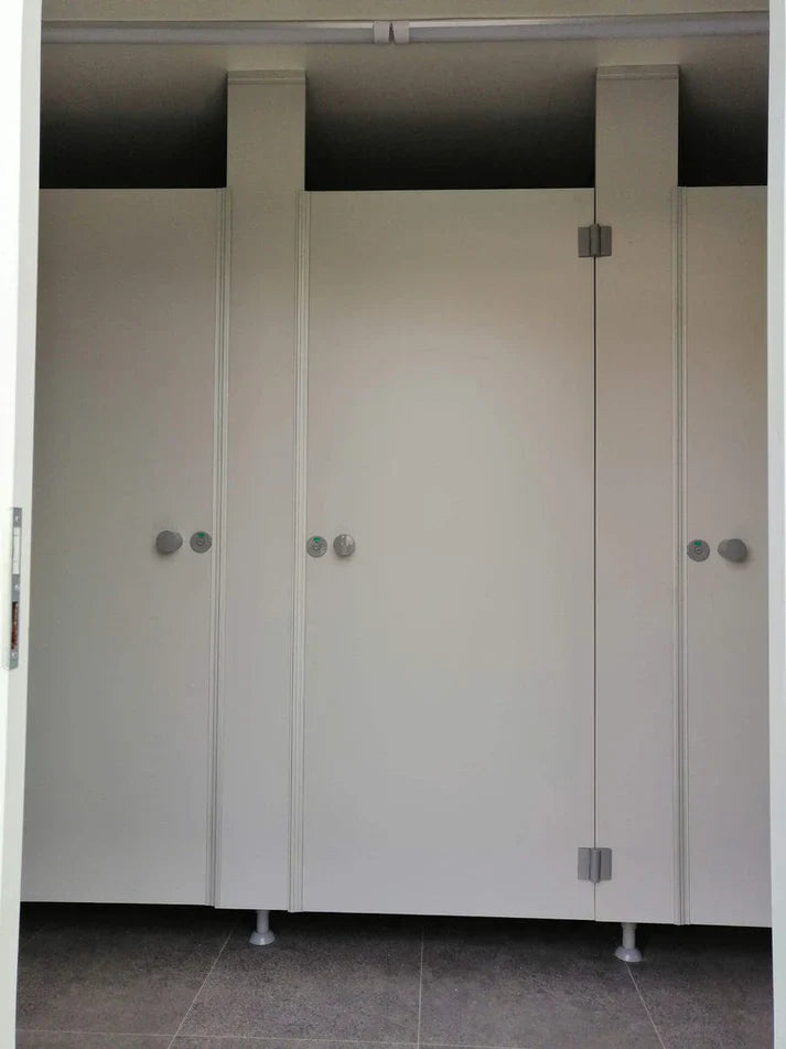 Remorque WC avec WC double 6x2,40 mètres.