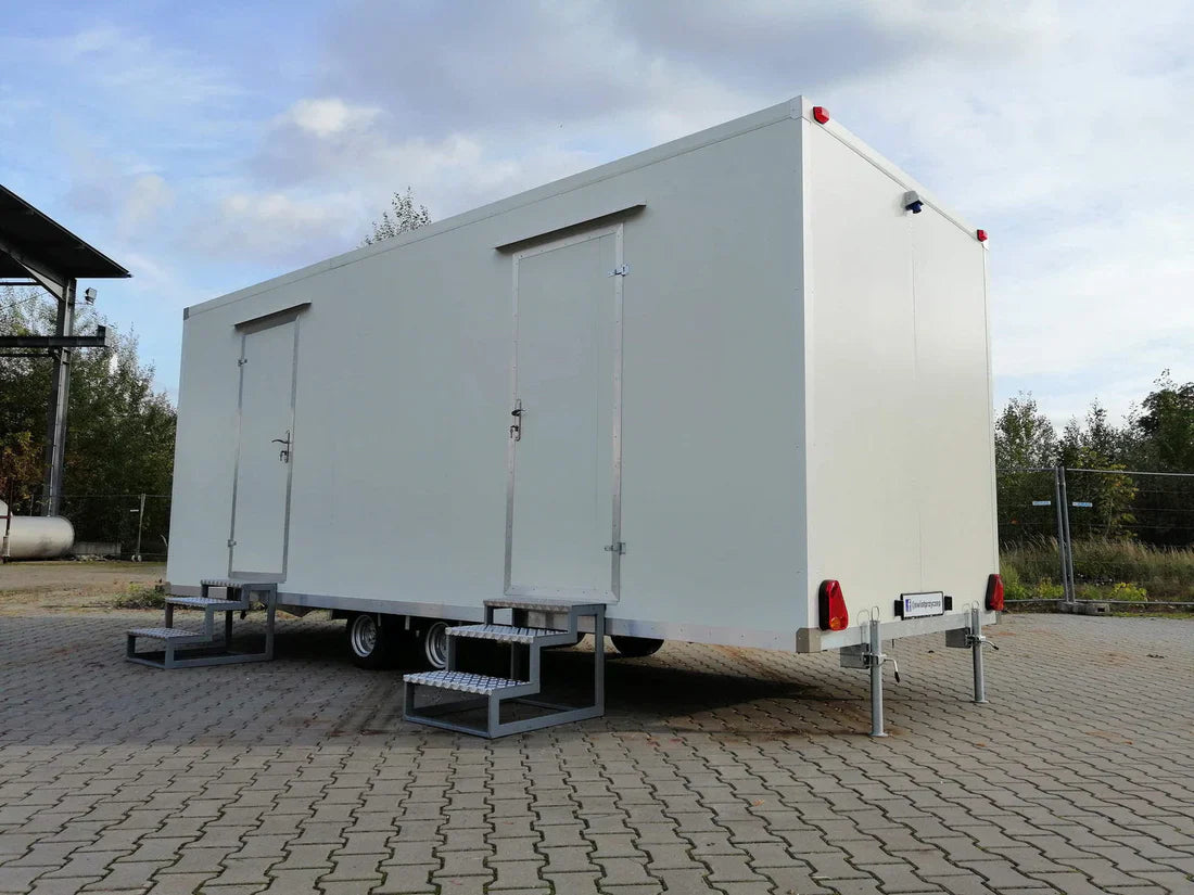 Remorque WC avec WC double 6x2,40 mètres.