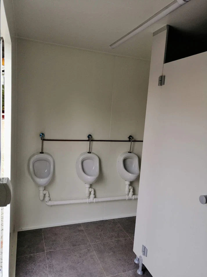 Remorque WC avec WC double 6x2,40 mètres.