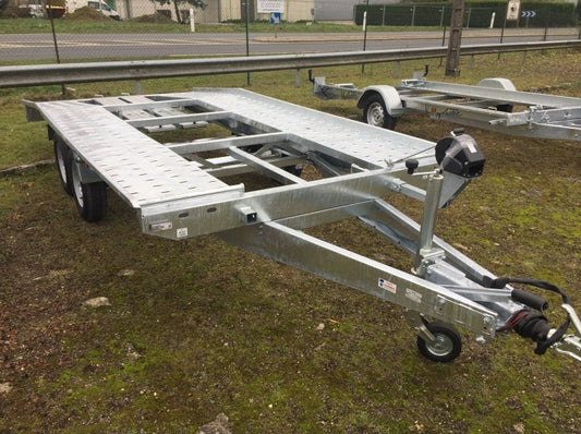 Remorque porte-voitures PTAC 2700 kg, livrée neuve avec une garantie de 4 ans